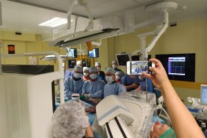 7 октября 2019 г. Эндопротезирование дуги аорты и брюшного отдела аорты с использованием фенестрированных стент-графтов, Санкт-Петербург (Россия)