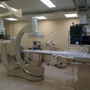 Новая суперсовременная гибридная операционная